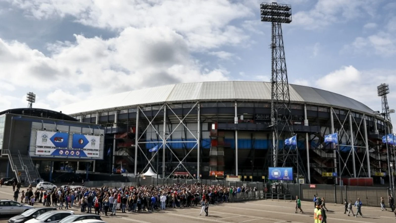 LIVE | Bekerhuldiging Feyenoord | Einde huldiging