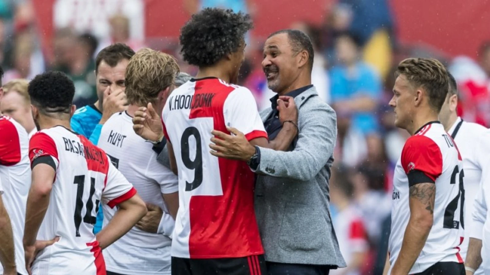 VIDEO: Gullit genoot van afscheid Dirk Kuyt