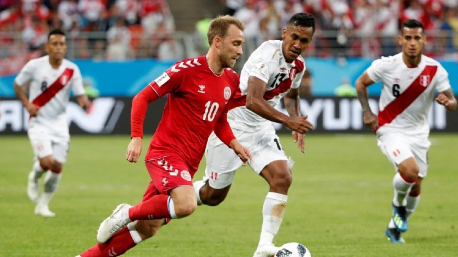 Renato Tapia niet in de basis in wedstrijd tussen Frankrijk en Peru