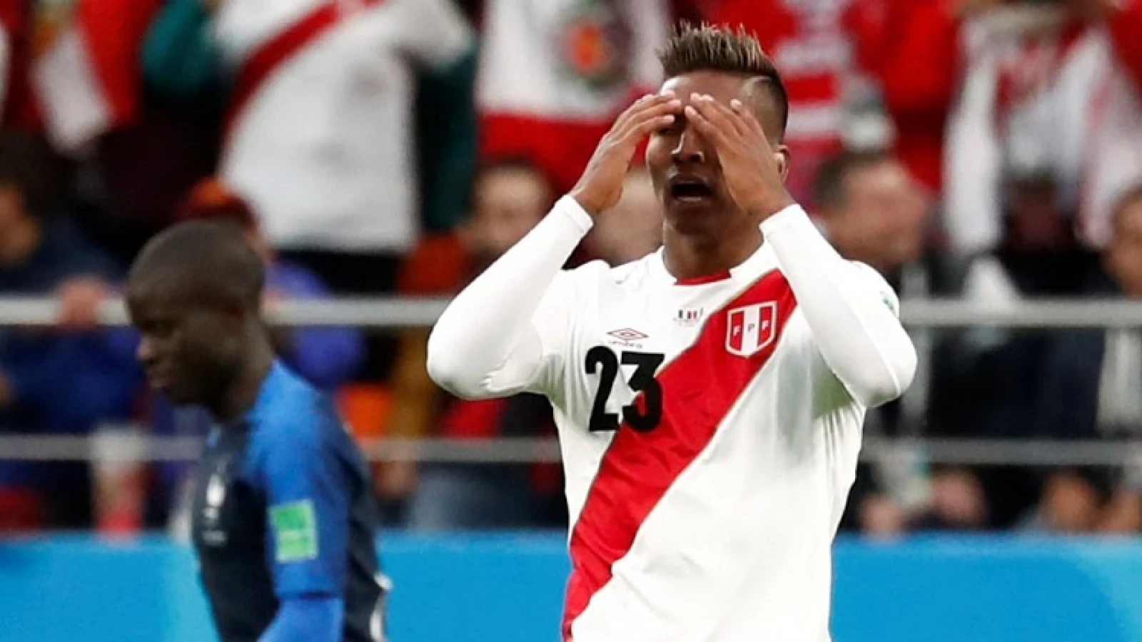 Peru zonder Tapia uitgeschakeld door Frankrijk