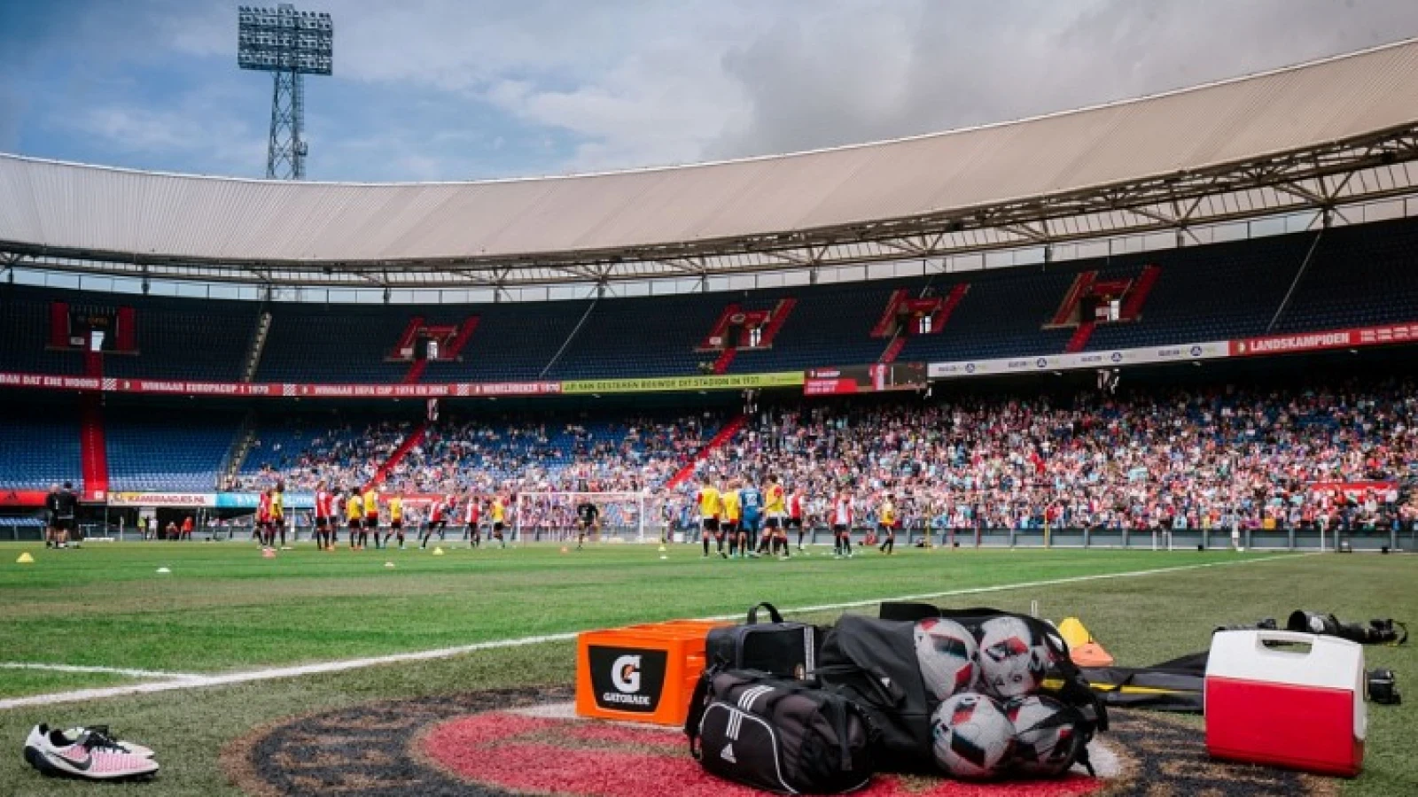 LIVE 14:30 | Eerste openbare training Feyenoord seizoen 18/19
