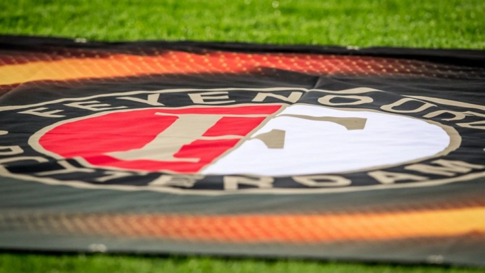Feyenoord profiteert van nederlaag AZ en Sparta Praag