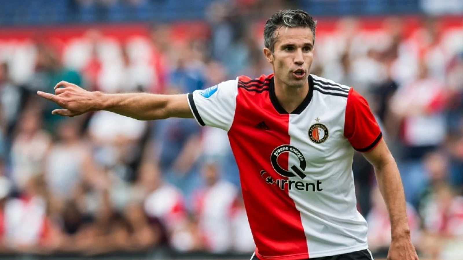 Van Persie: 'Soms dan krijg ik wat mee en dan hoor ik wel eens commentaren'