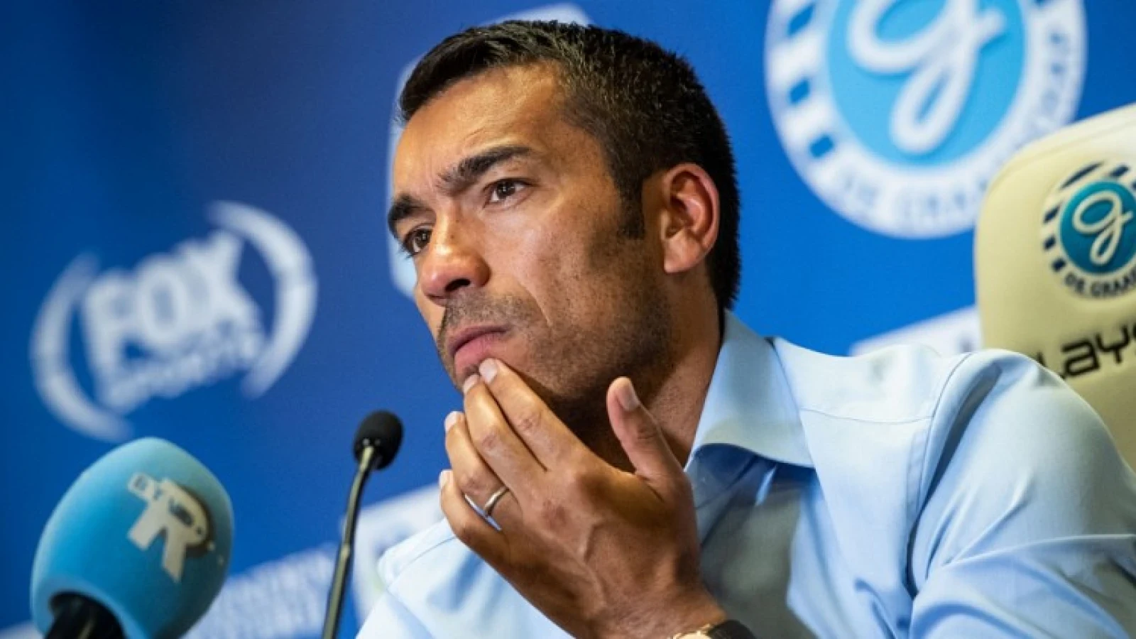 Van Bronckhorst: 'Vertrouwen bij Feyenoord kan ook zo weer terug zijn'