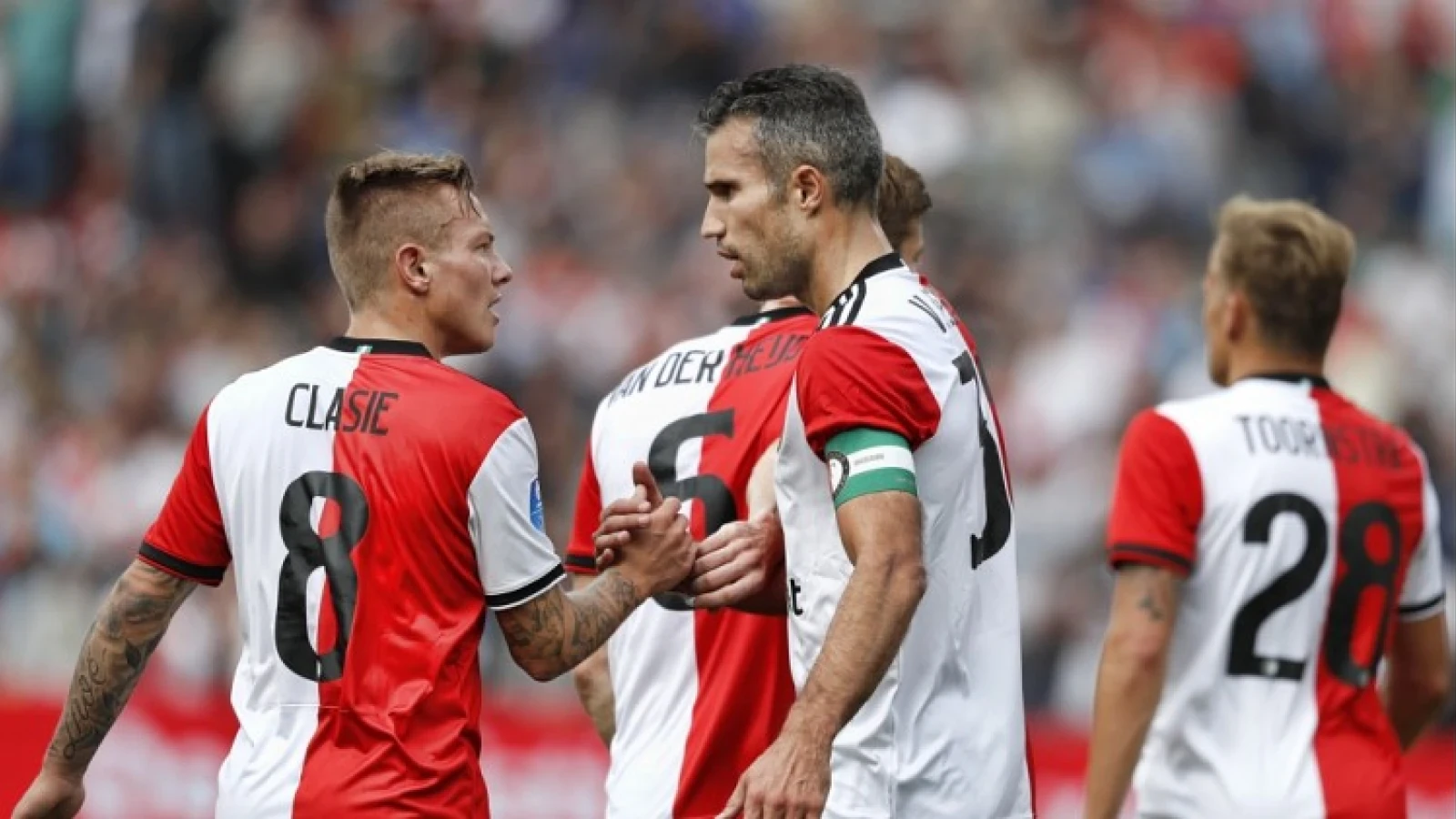 Feyenoord heeft Van Persie nodig: 'Hij is met hart en ziel bezig met de spelers'