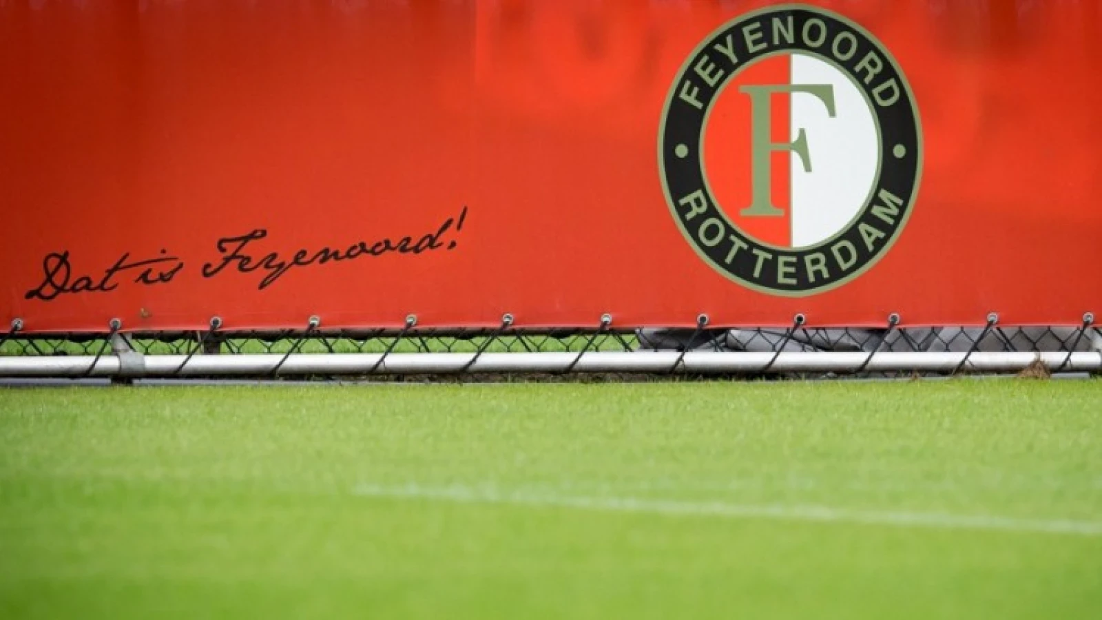 'Feyenoord City moet 30 miljoen bezuinigen op nieuw stadion'