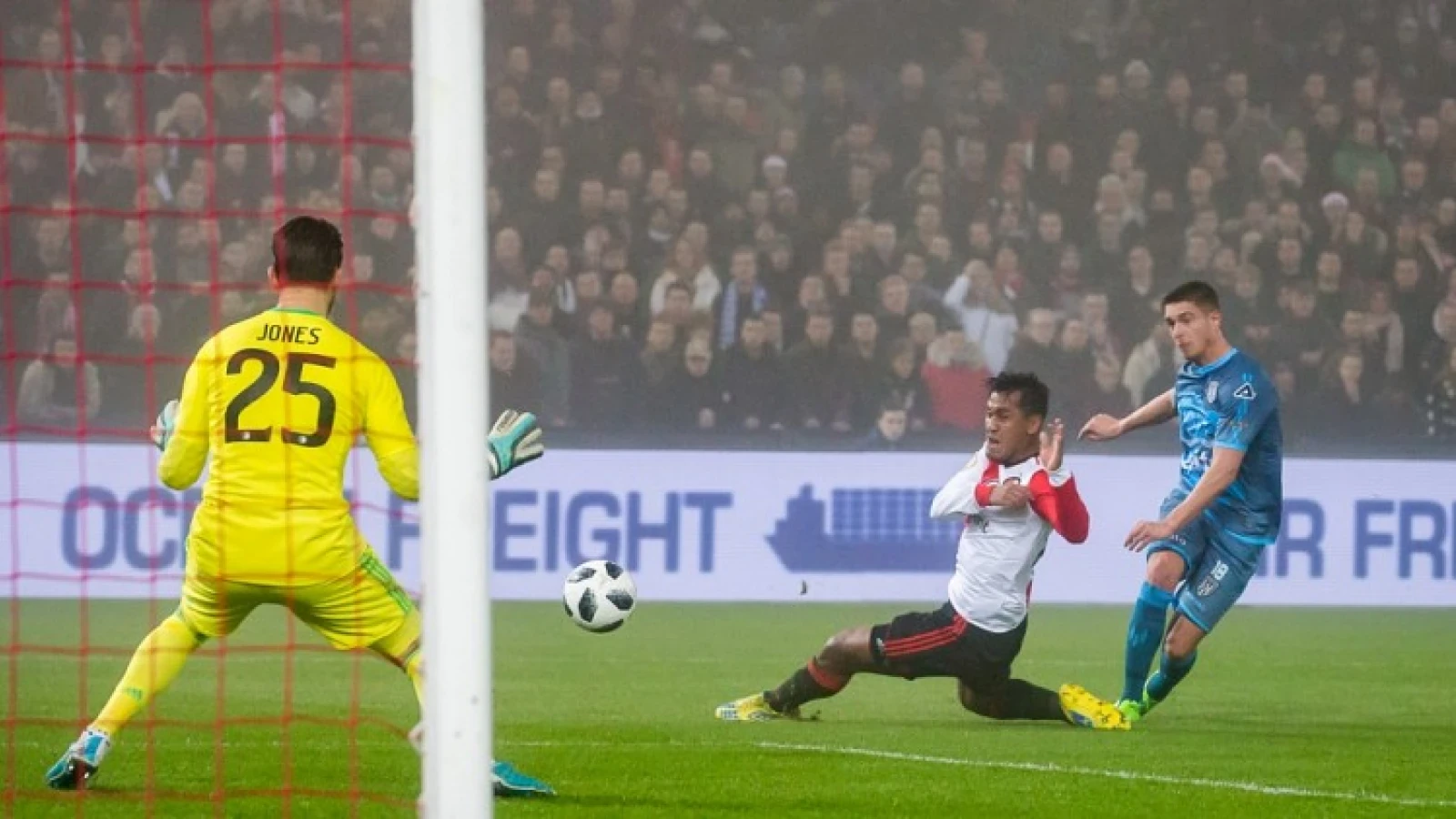 Heracles-ster deelt topscorersplek met Feyenoord-idool: 'Hoe snel kan het gaan'