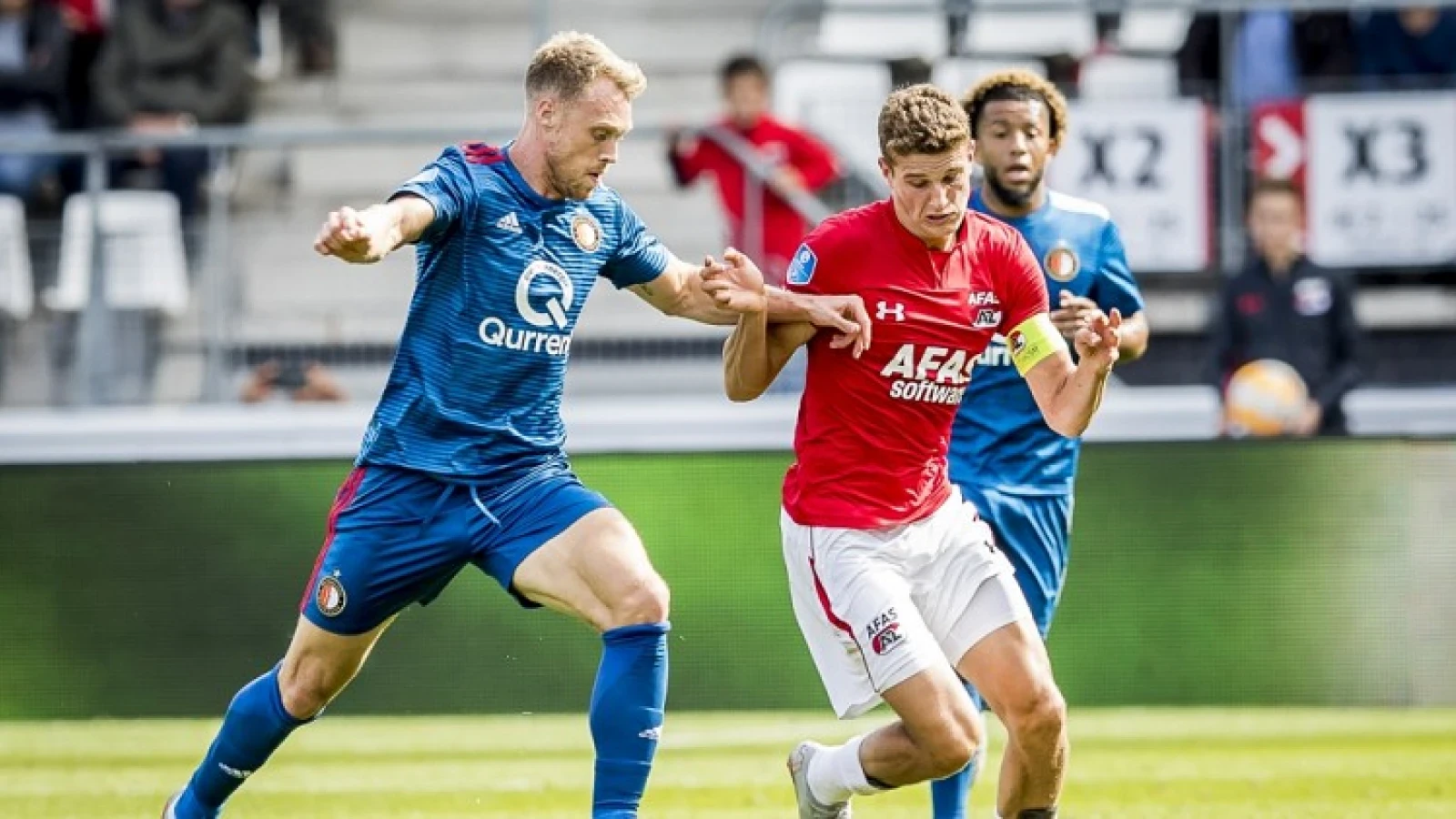 VIDEO | Nicolai Jørgensen verlaat strompelend het veld