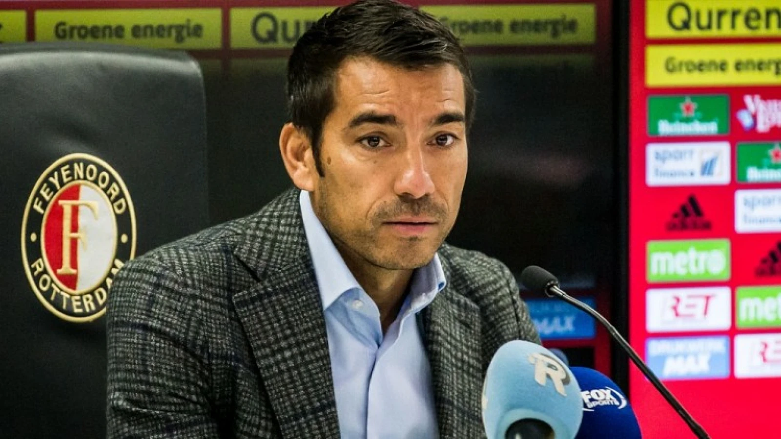 Van Bronckhorst: 'In de eerste helft speelden we uitstekend'