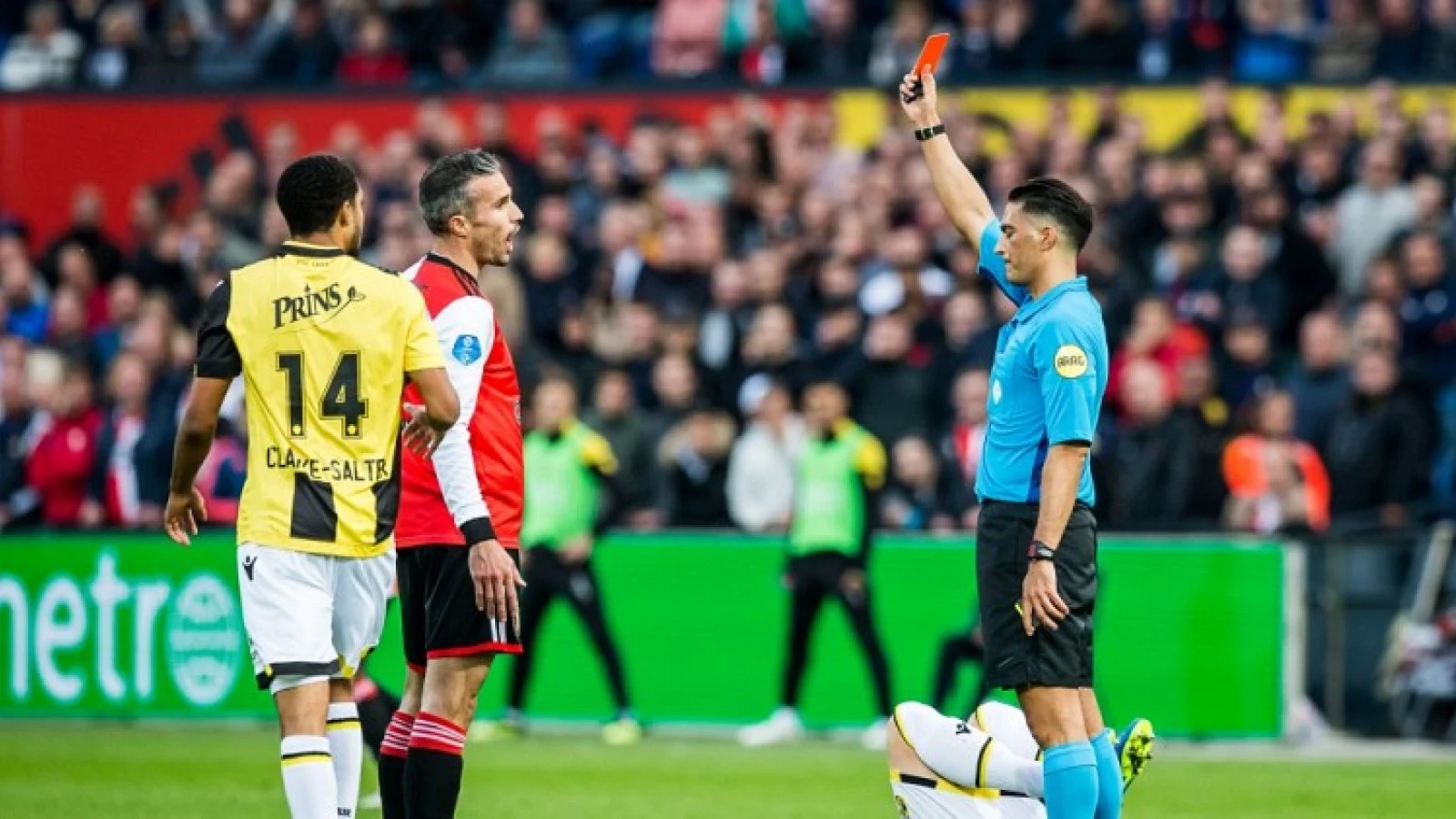 Robin van Persie gaat in beroep tegen rode kaart