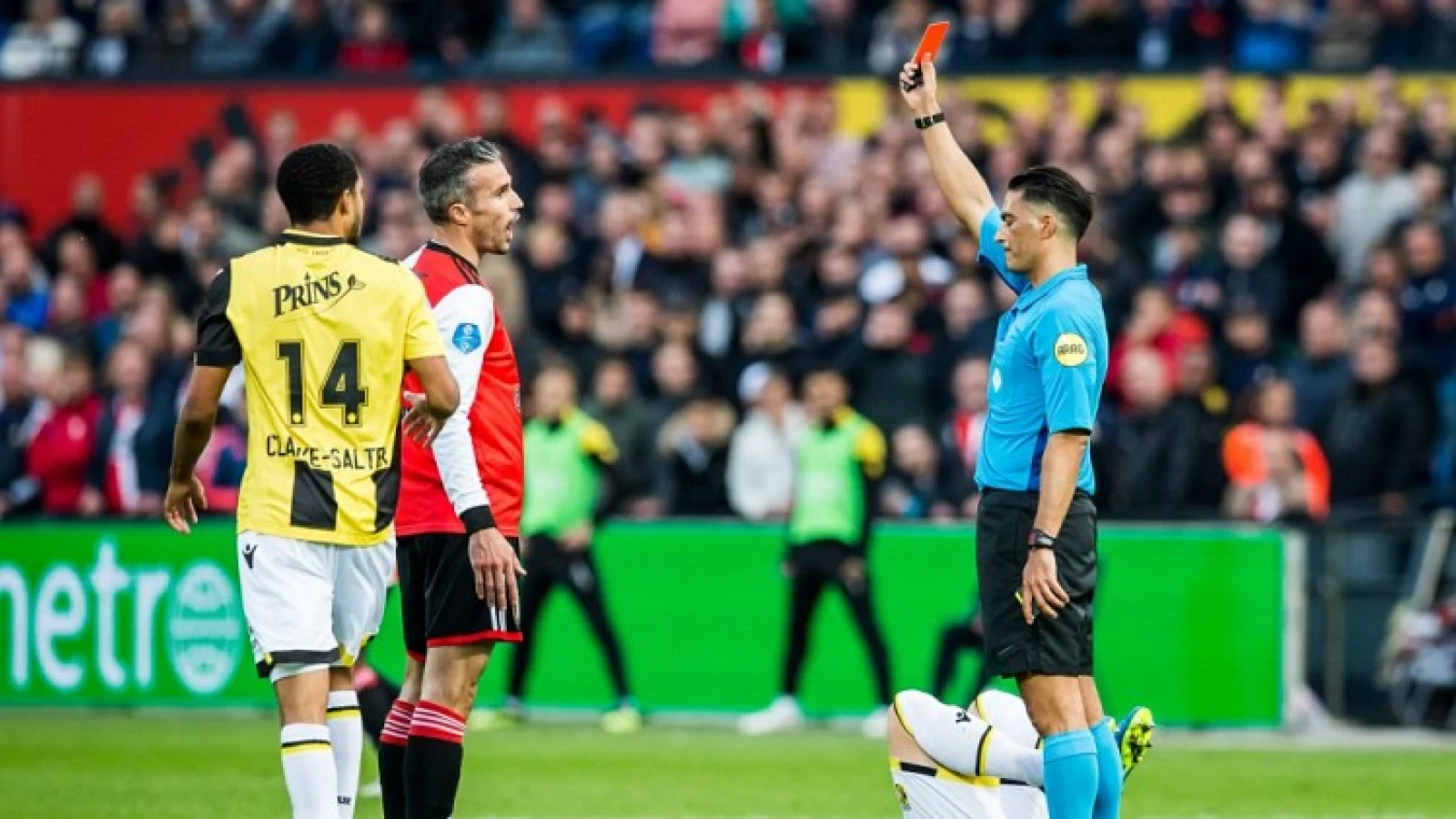 Zitting gesloten: Van Persie hoeft niet laatste woord 