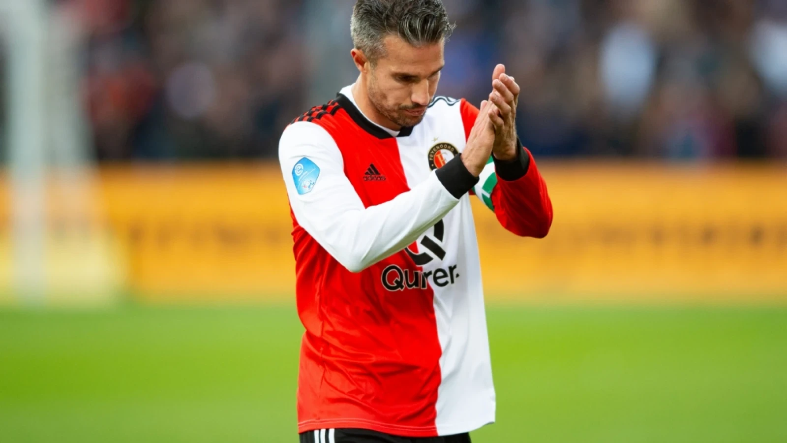 Van Persie vrijgesproken na rode kaart