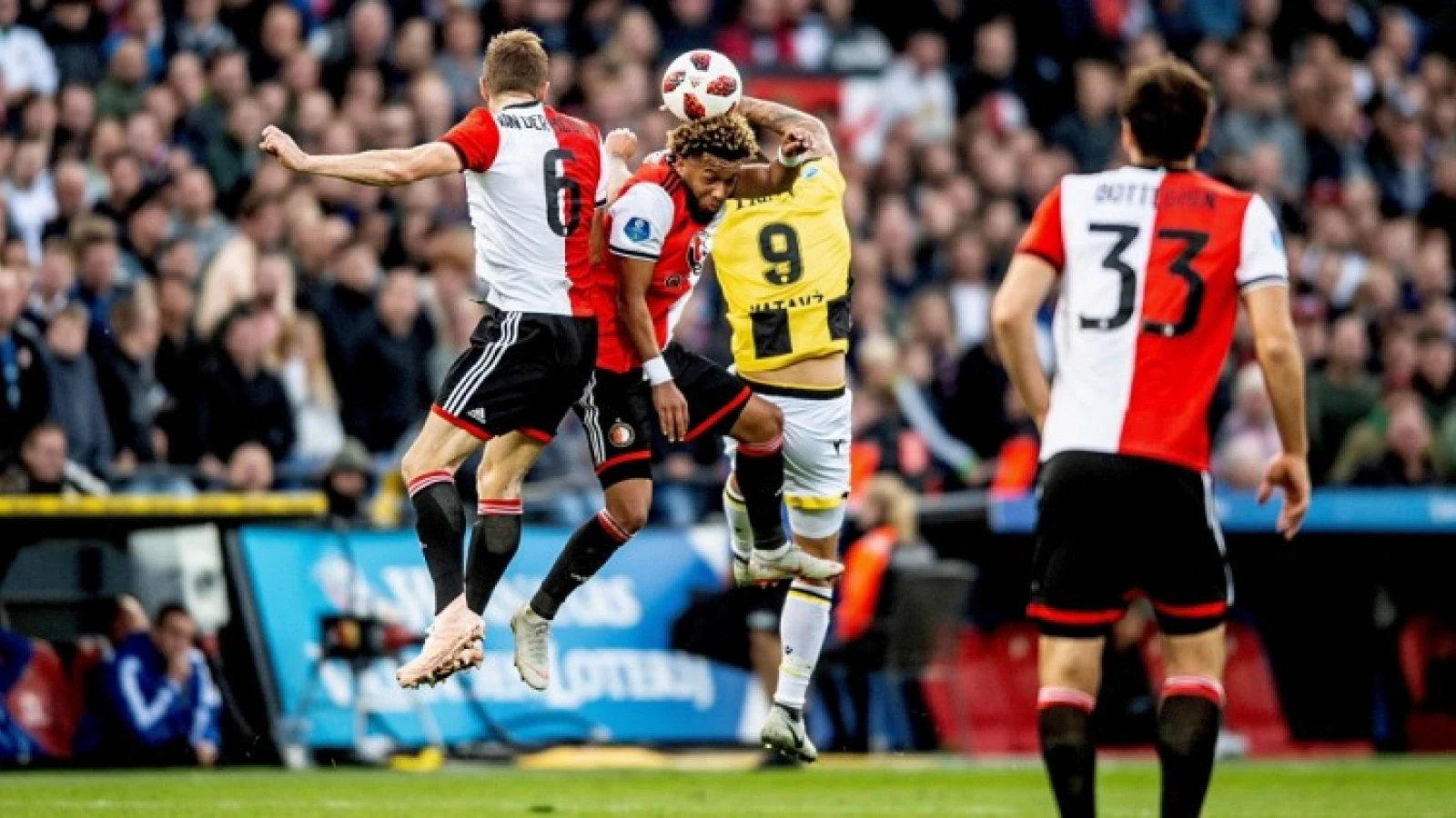 Jaarcijfers: 'Salarissen bij PSV en Feyenoord vrijwel gelijk, Ajax spant de kroon'