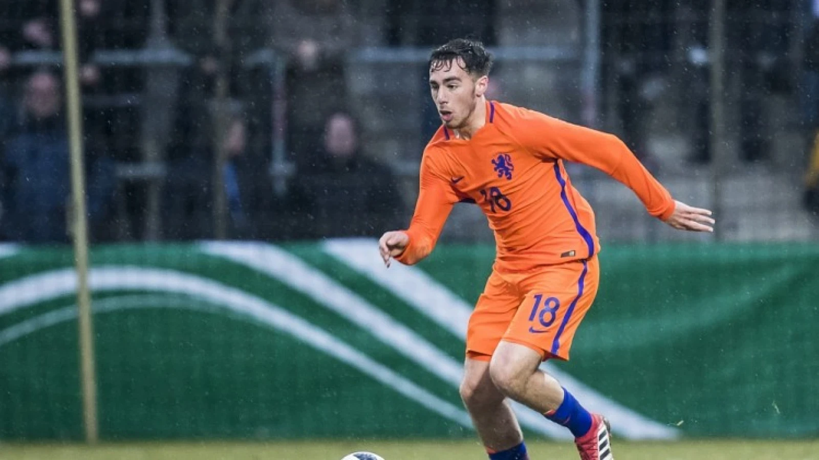 Oranje Onder 19 met twee Feyenoorders in de basis verliezen van Ierland Onder 19