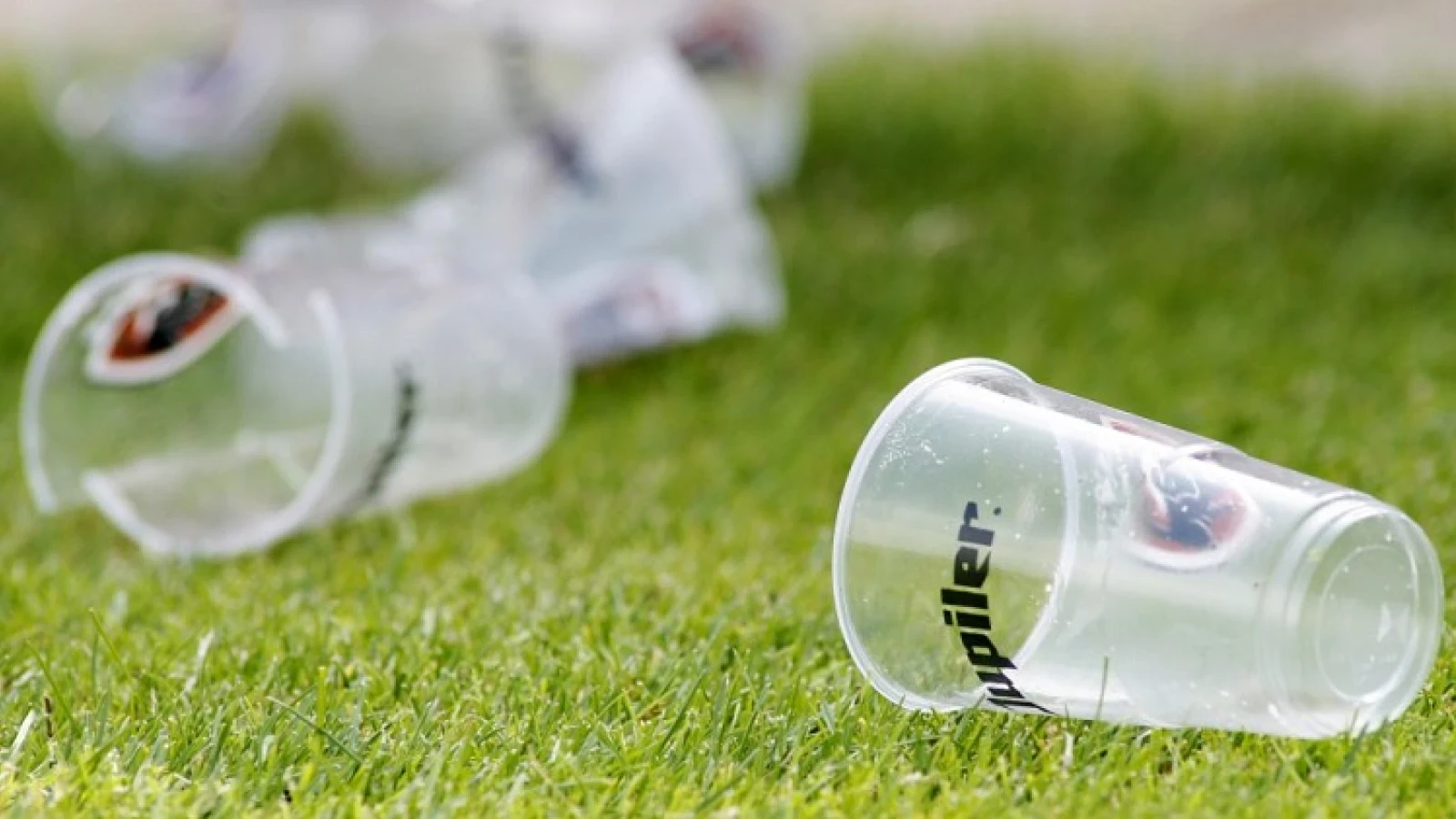 'Feyenoord schenkt een van de duurste biertjes aan supporters'