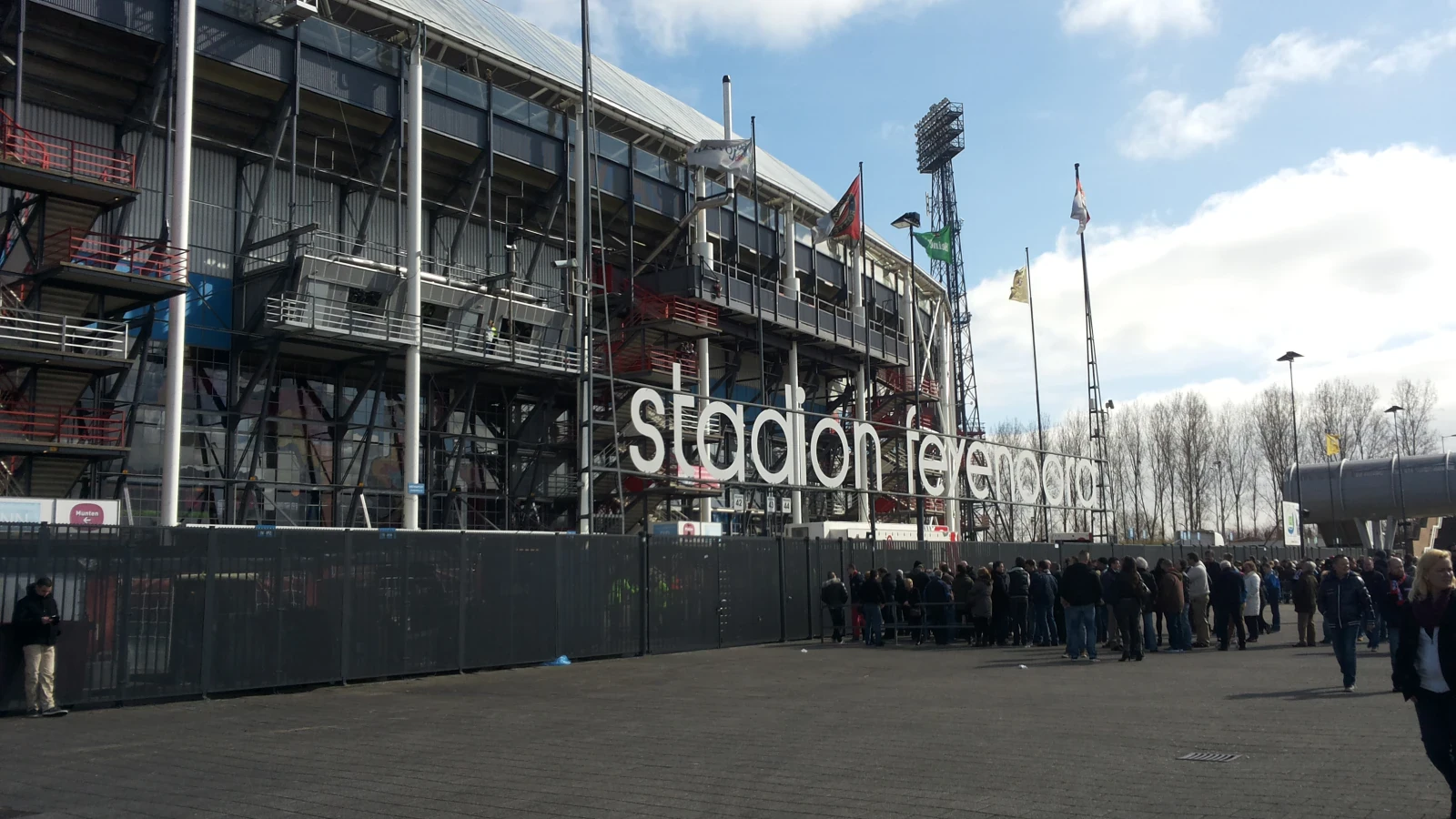 'Mogelijk vertraging voor beslissing nieuw stadion Feyenoord'