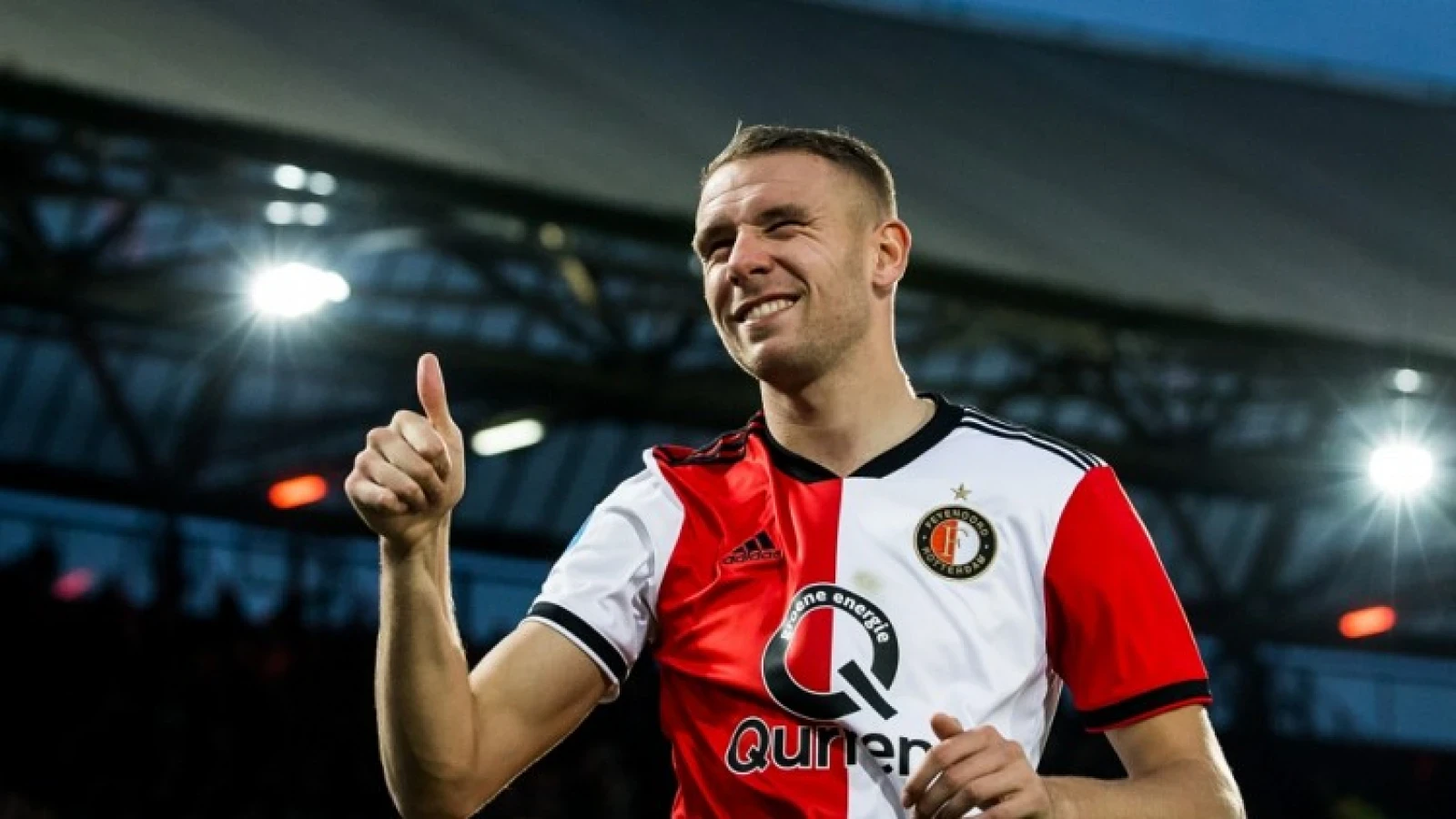 STAND | Feyenoord verkleint achterstand door knappe winst op koploper PSV