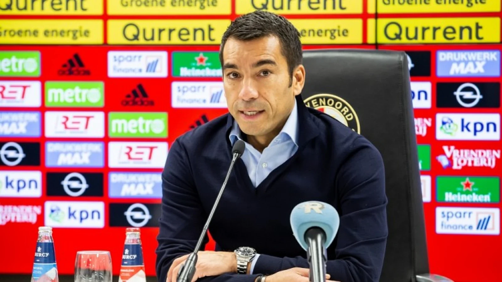 Van Bronckhorst: 'We hebben een aantal opties'