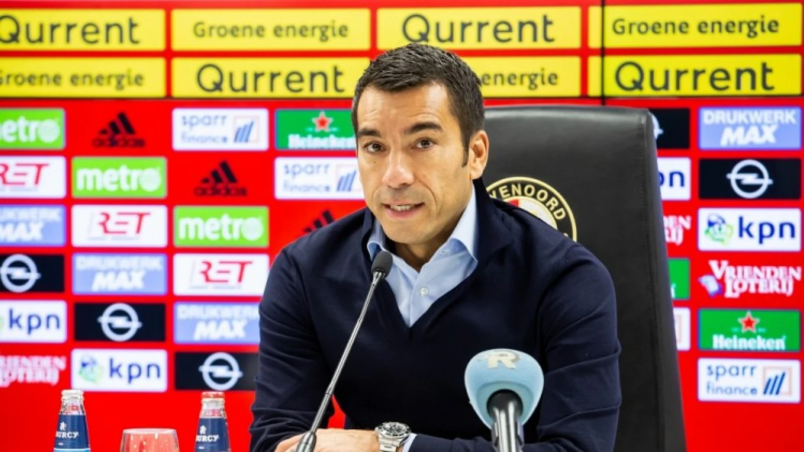 Van Bronckhorst komt met goed nieuws over blessuregevallen