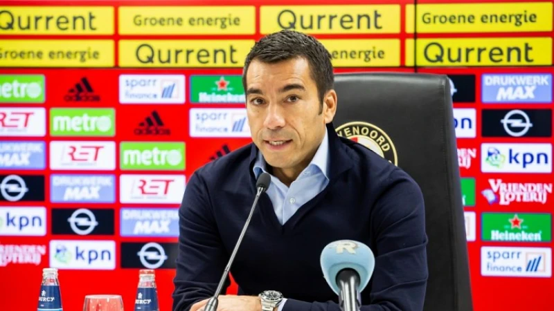 Van Bronckhorst komt met goed nieuws over blessuregevallen