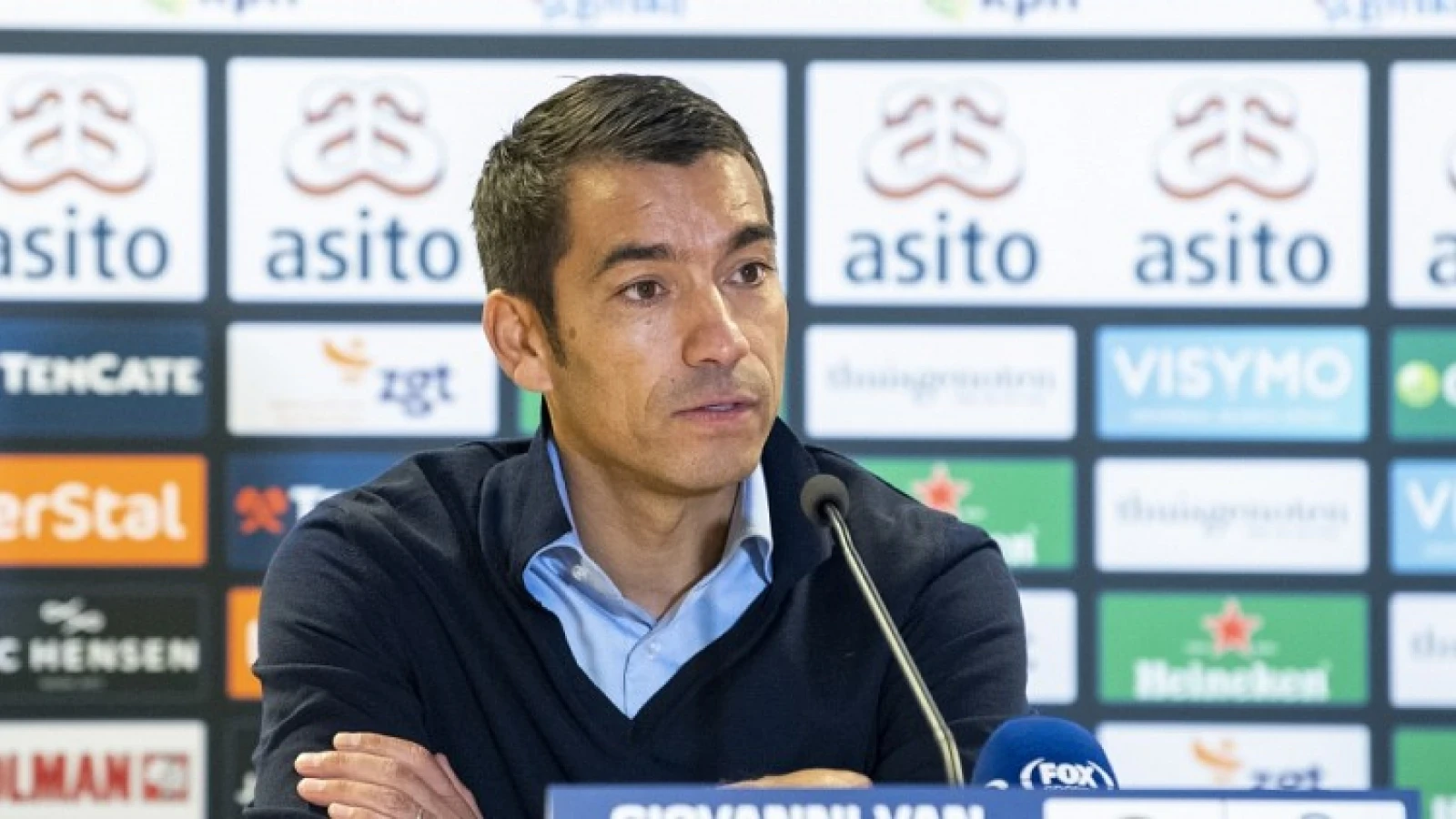 Van Bronckhorst komt met update over blessures Berghuis en Clasie