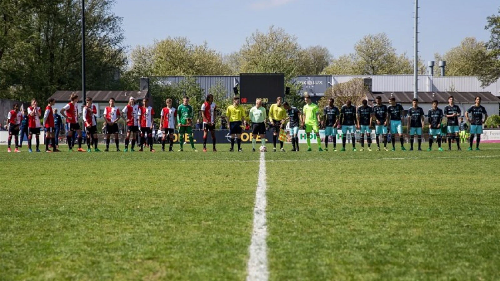 'Voormalig topscorer Feyenoord O16 beloond met eerste profcontract' 