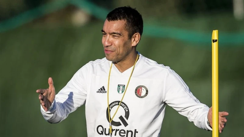 Van Bronckhorst verwacht nog een aantal uitgaande transfers