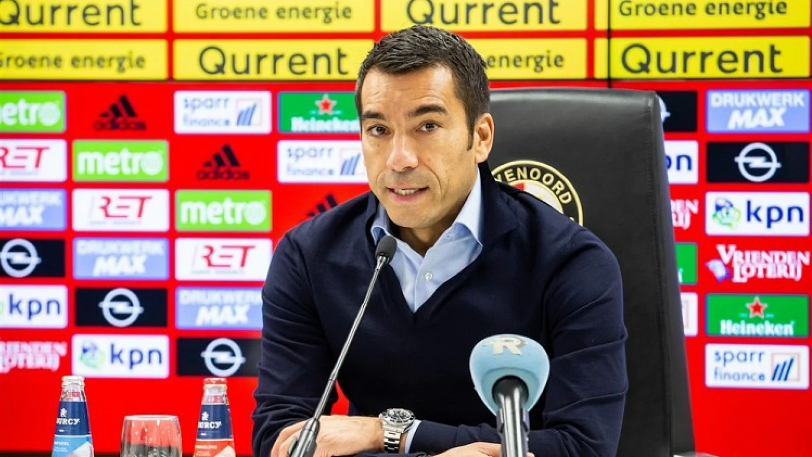 UPDATE | Van Bronckhorst gewoon mee naar Zwolle ondanks familieomstandigheden