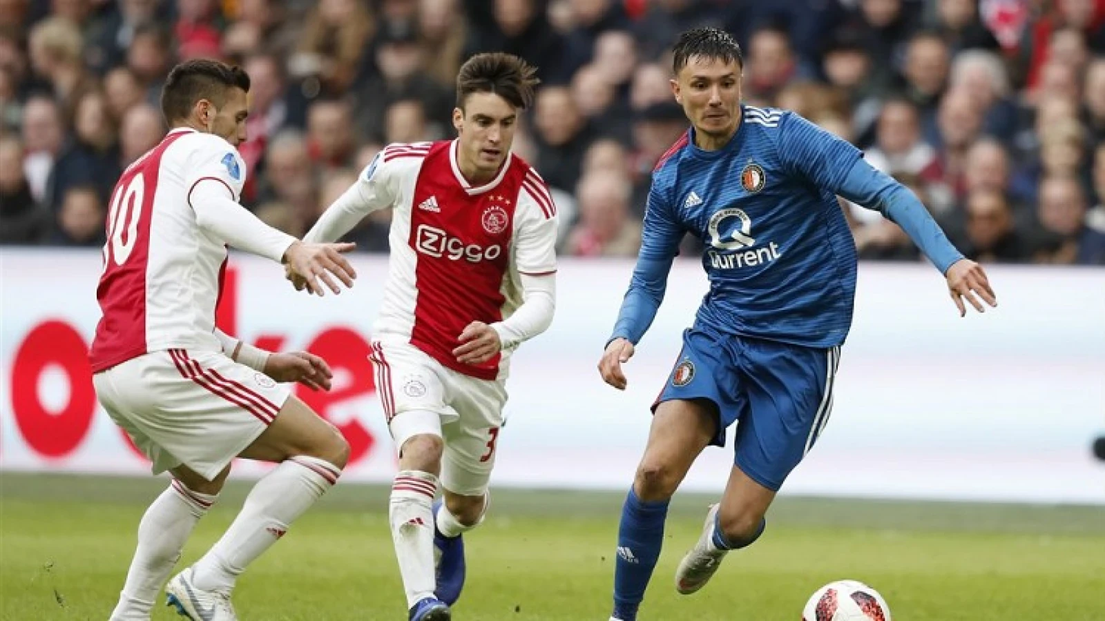 Ajax mist belangrijke pion in de verdediging tegen Feyenoord