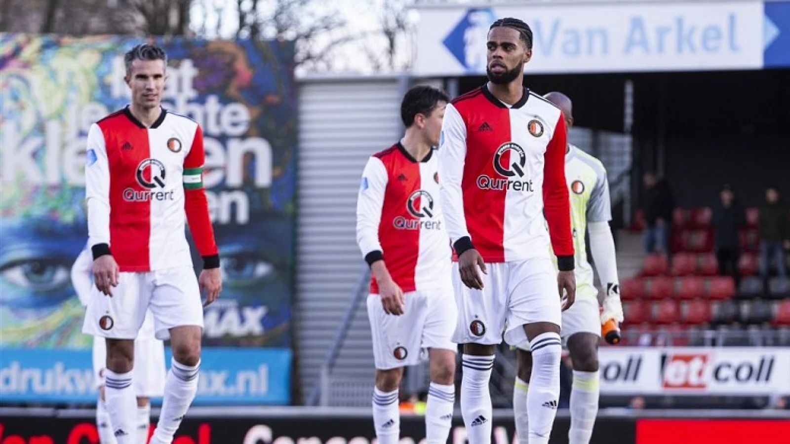 De kranten: 'Feyenoord voer voor psychologen'