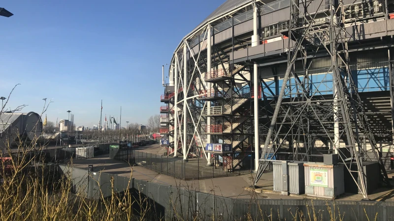 Feyenoorders terug in de klas tijdens Nationale Voorleesdag