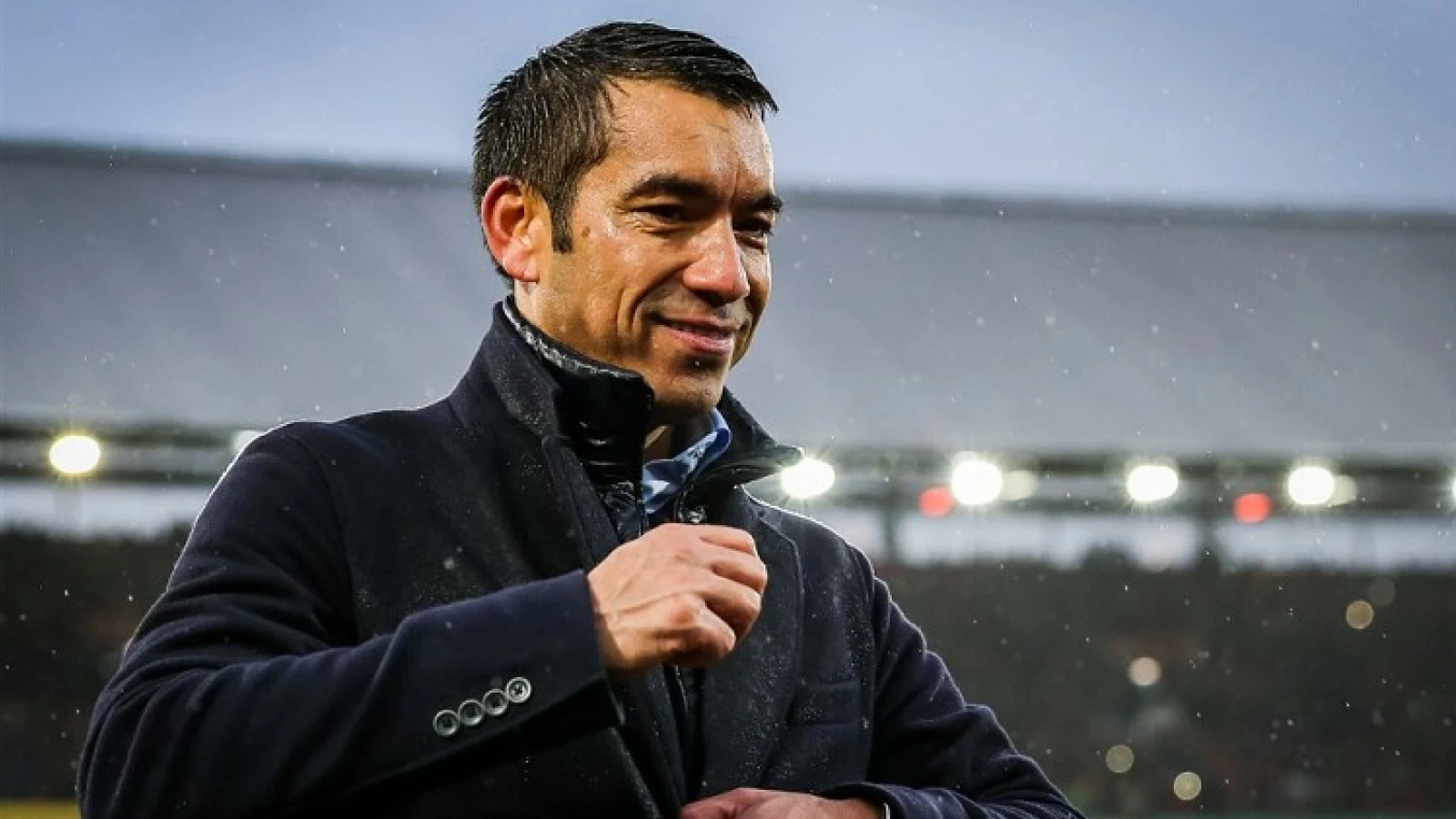 VIDEO | Bekijk hier de tien mooiste goals van de jarige Van Bronckhorst