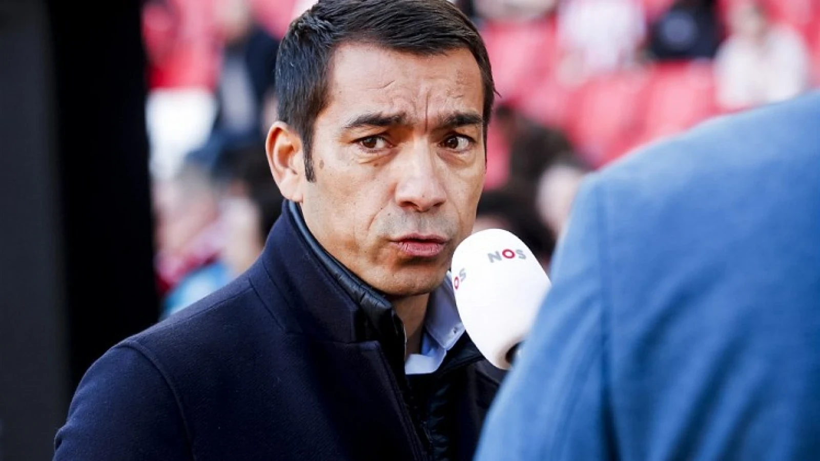 Van Bronckhorst: 'De manier waarop je vandaag gespeeld hebt is de manier waarop het hoort'