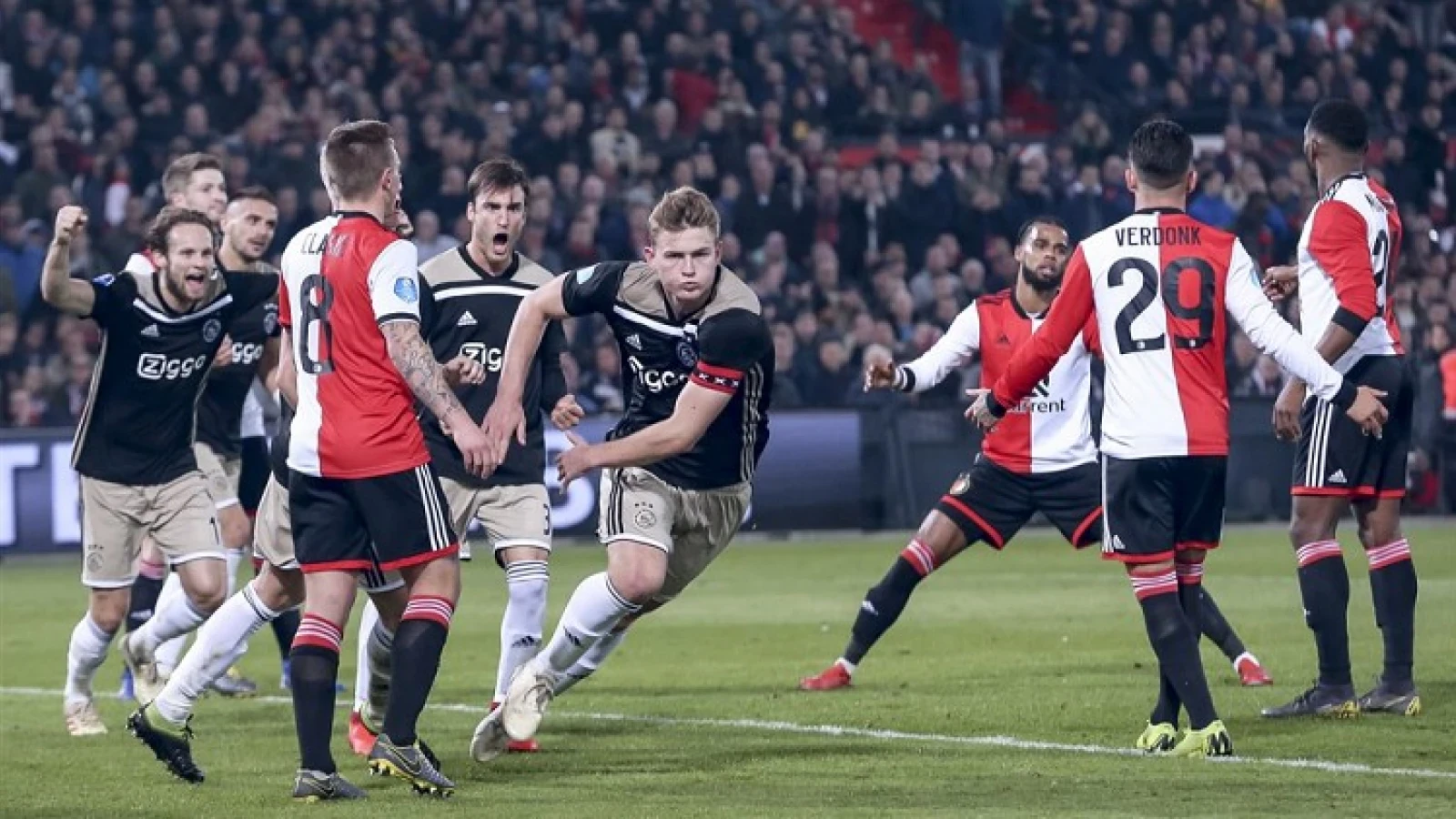 Feyenoord verliest van Ajax en is uitgeschakeld in de TOTO KNVB Beker