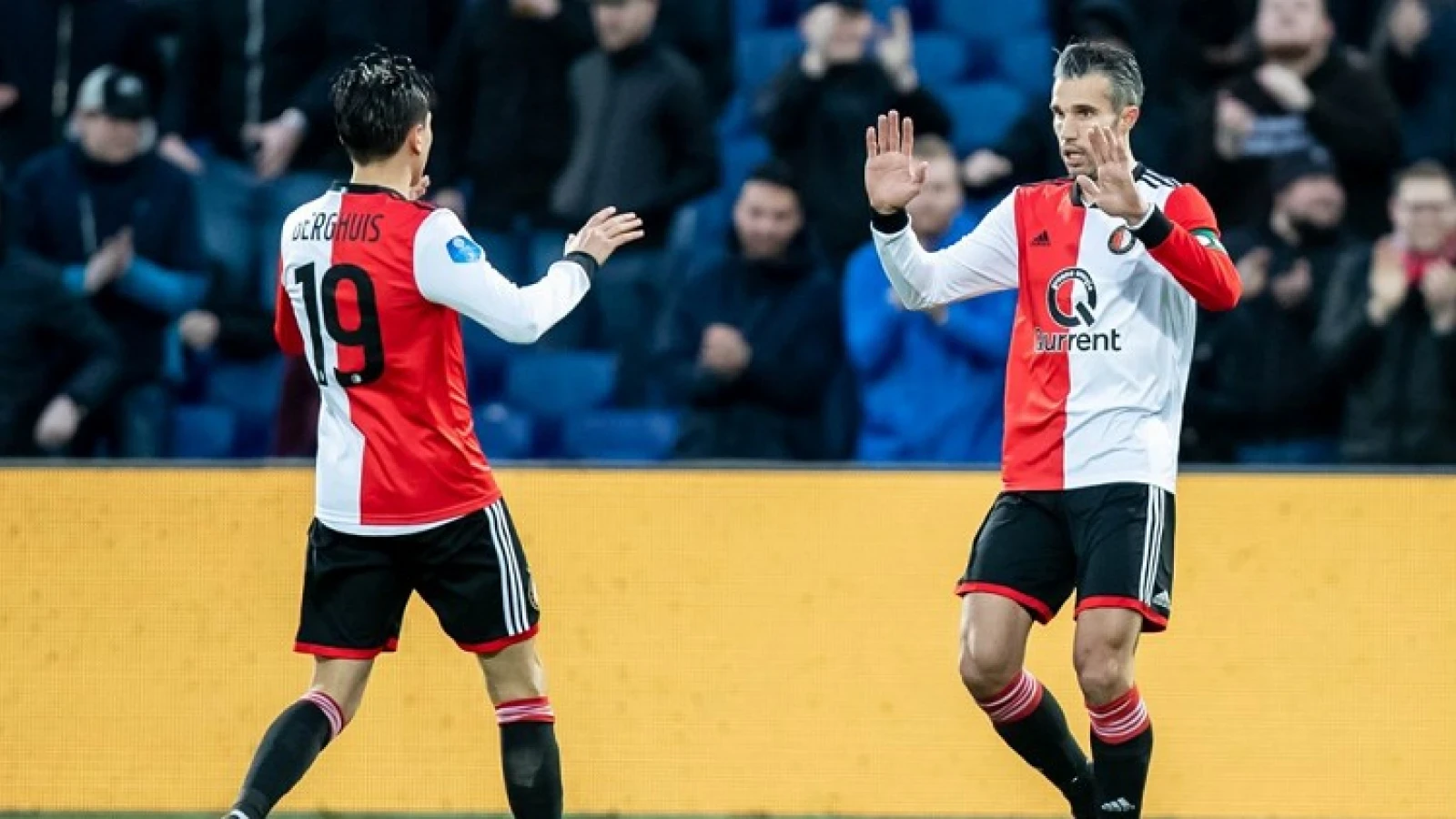 Robin van Persie gidst Feyenoord langs onmachtig Emmen