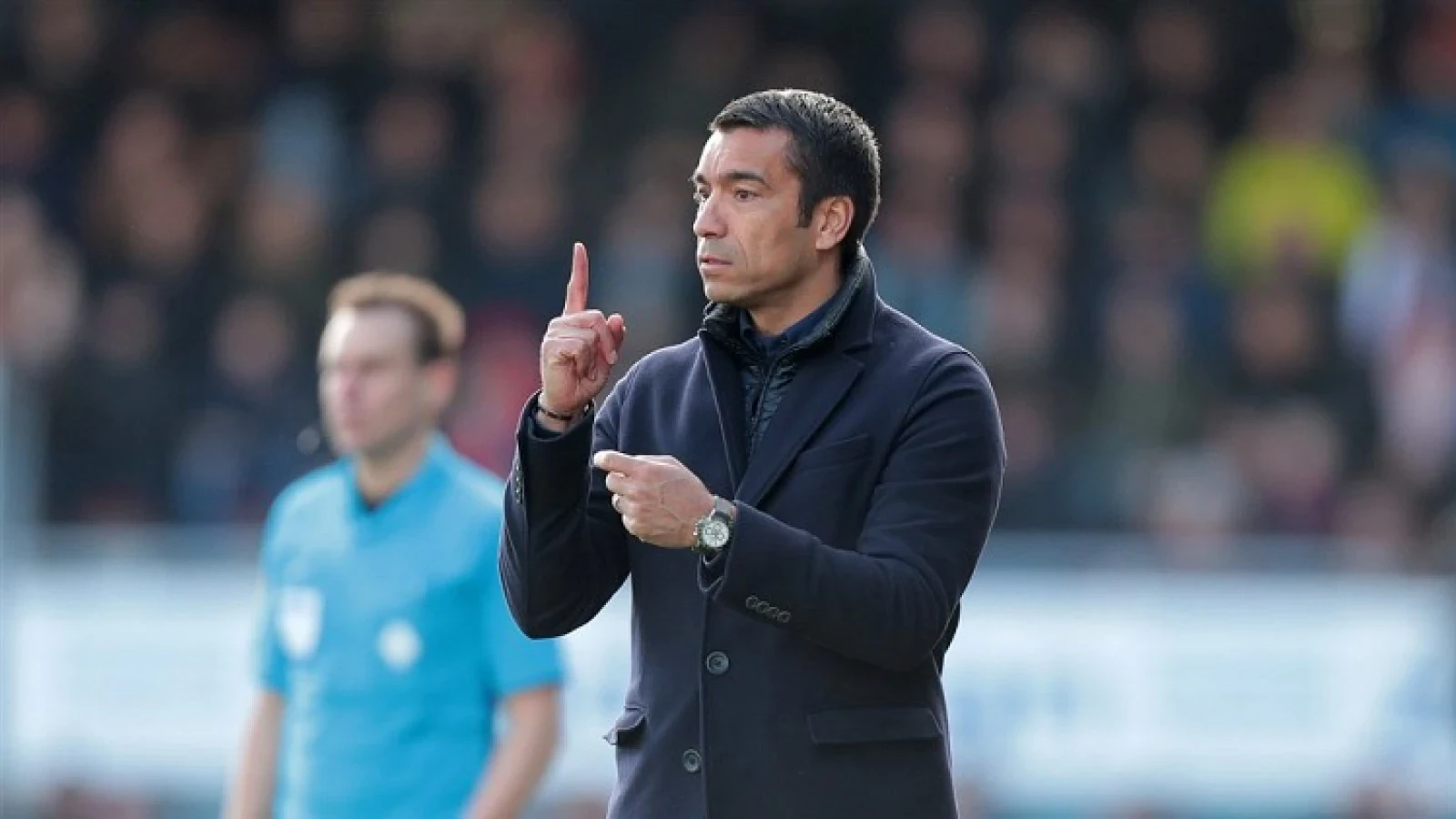 Van Bronckhorst komt met goed nieuws over blessuregevallen