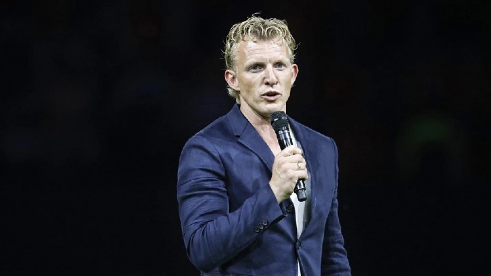 'Iets met de contacten van Kuyt, Stam en Van Persie doen'