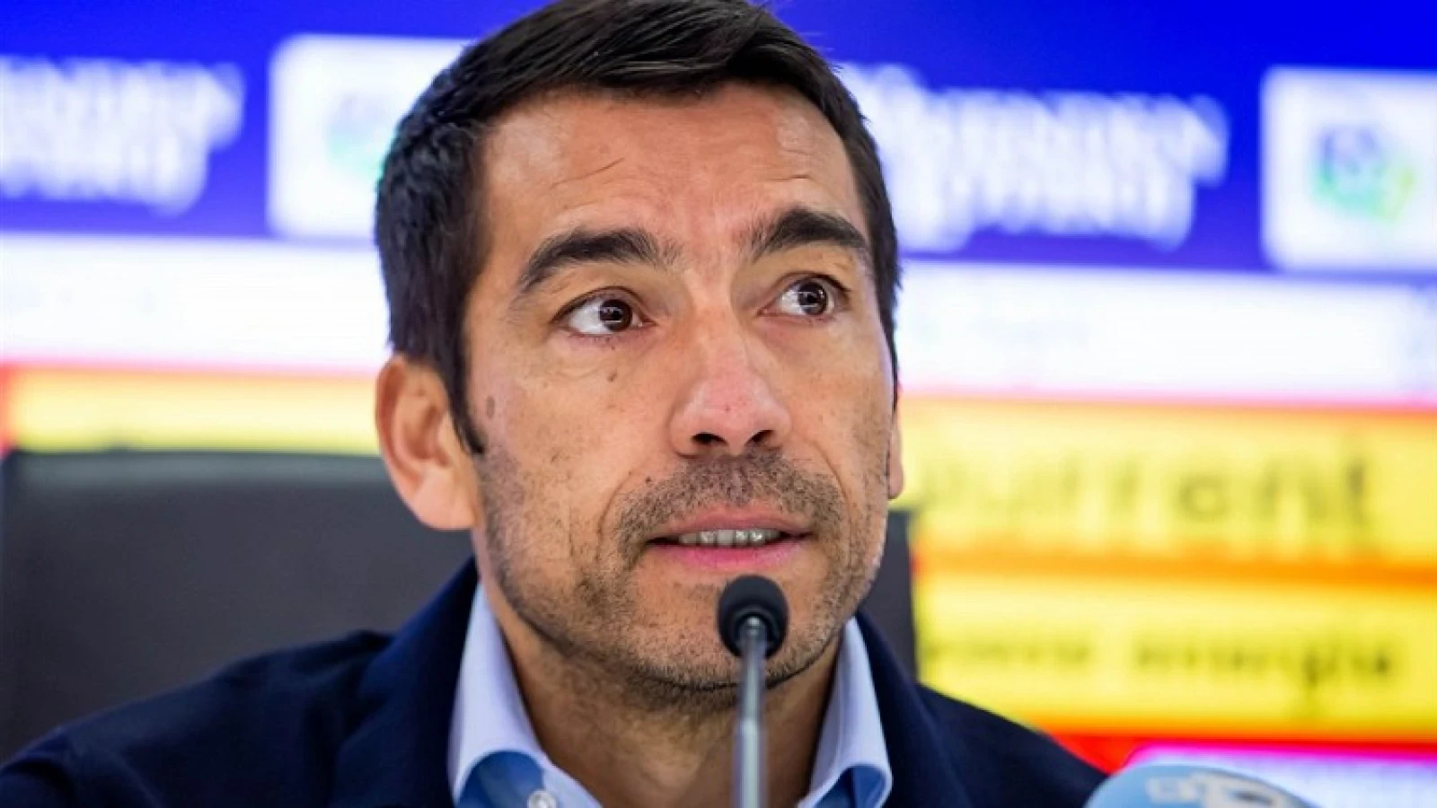 Van Bronckhorst: 'Dat geeft enorm veel motivatie aan mij en aan het team'