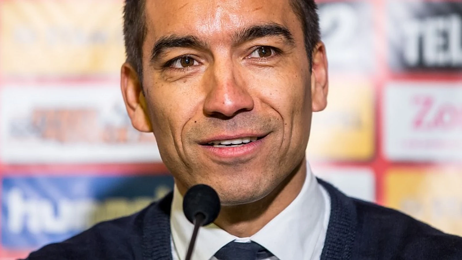 [VIDEO] Van Bronckhorst: 'Karsdorp was heel goed, dat heeft hij perfect gedaan'