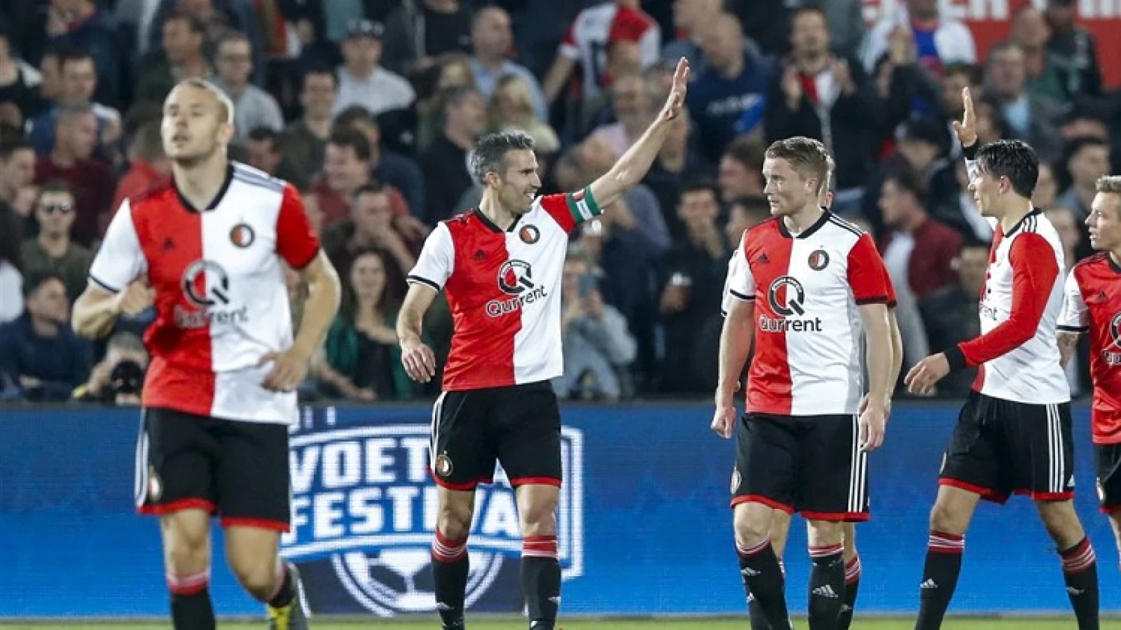 Feyenoord wint van AZ en doet uitstekende zaken voor de derde plek