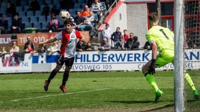 Feyenoord O16 in stijl naar landstitel