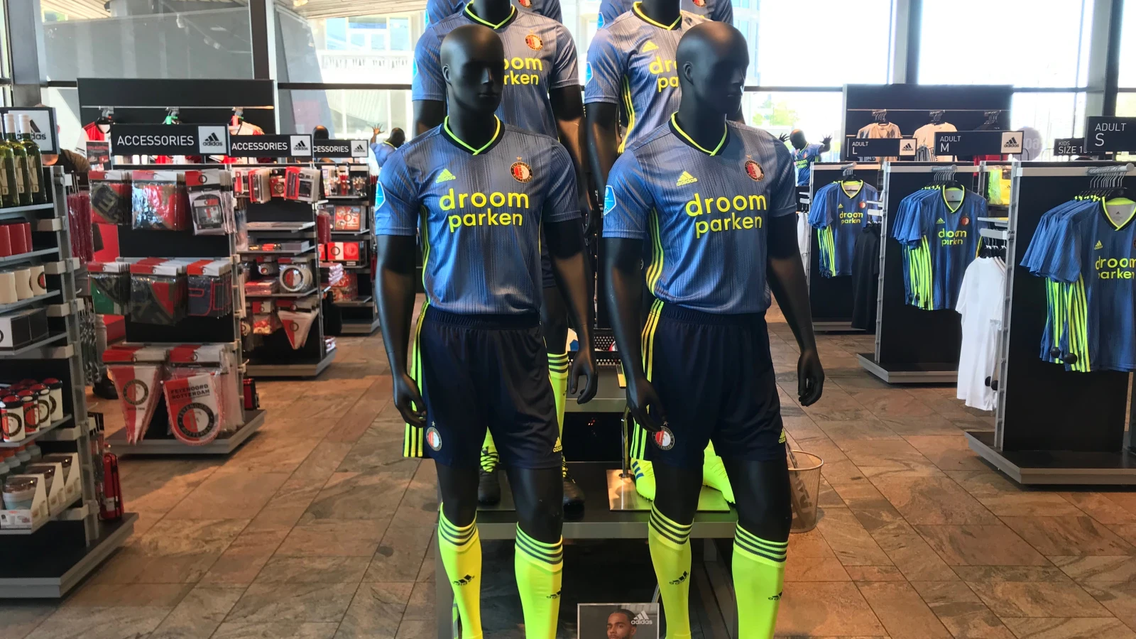 FOTO | Dit is het nieuwe uitshirt van Feyenoord