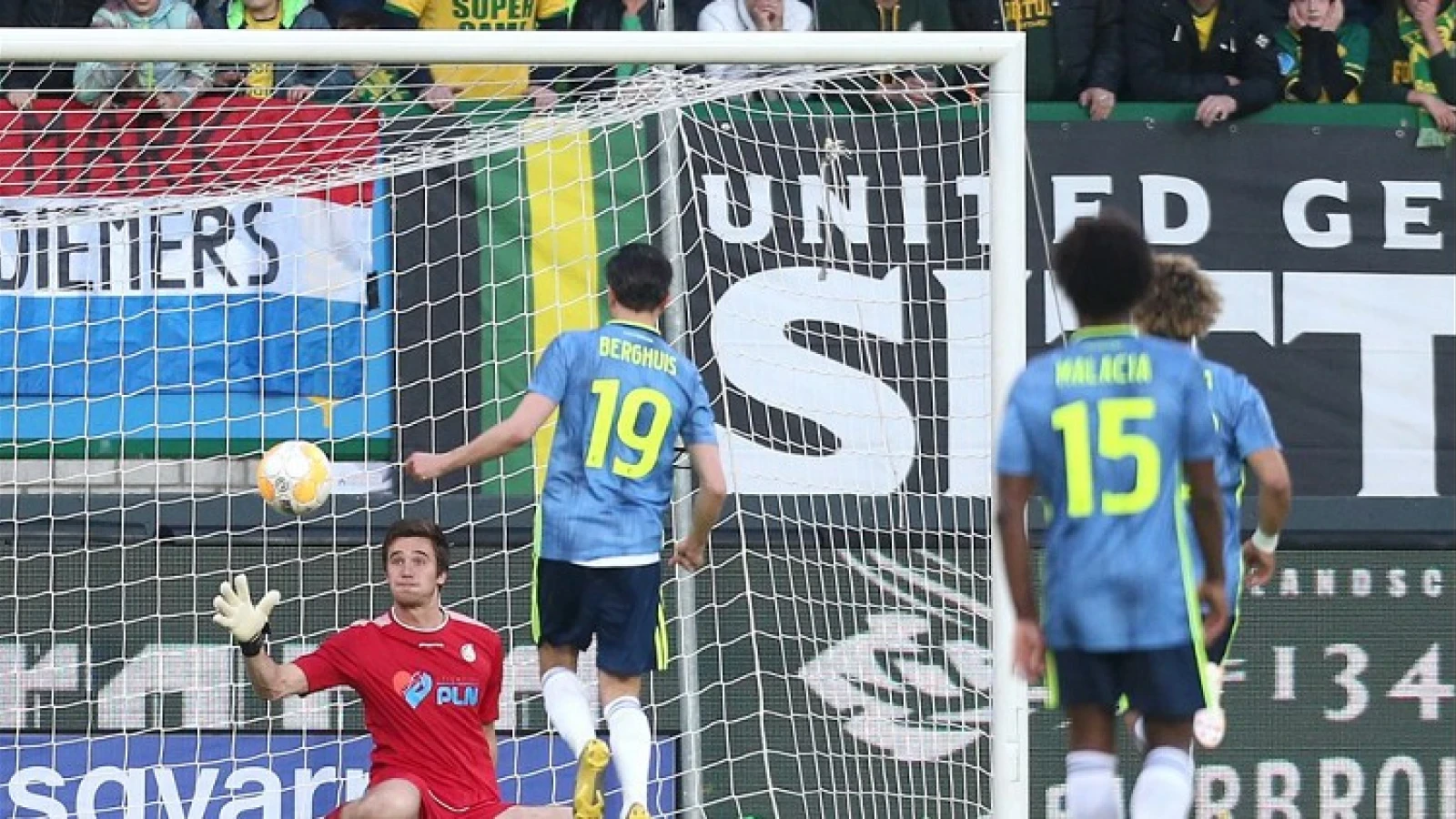 VAR-moment beelden Fortuna Sittard - Feyenoord gedeeld door de KNVB