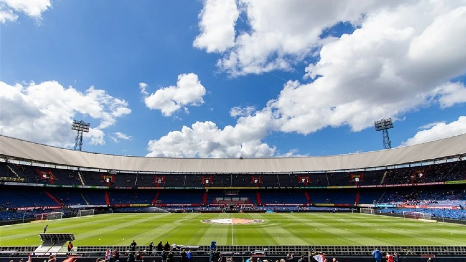 Aandeelhouders Stadion Feijenoord overwegen juridische stappen