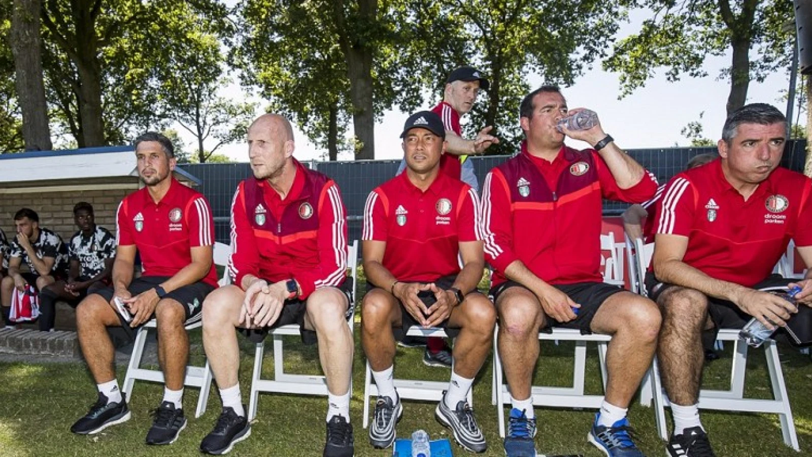 Feyenoord-coach ziet tegen SDC Putten verbeterpunten: 'Ook tegen amateurteams mag dat niet'