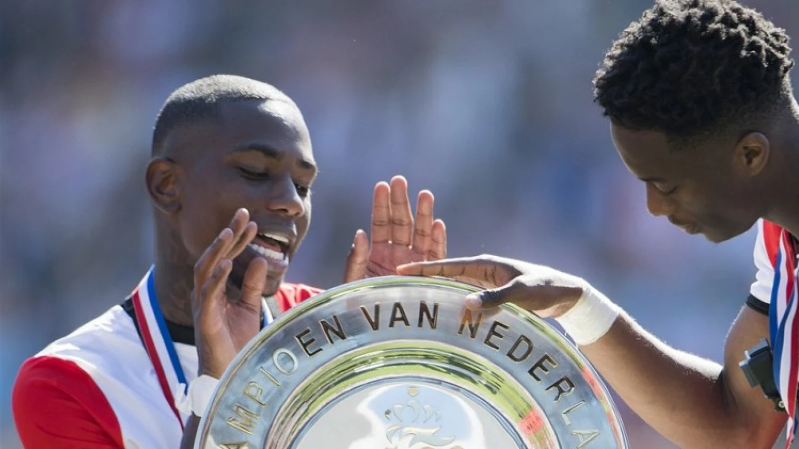 Elia reageert op social media: 'Feyenoord till i die'