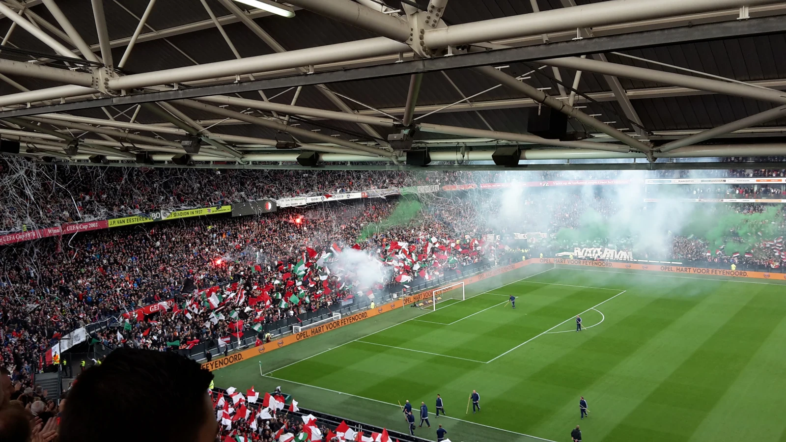 'Onbegrijpelijk dat hij een profcontract kon tekenen bij Feyenoord'