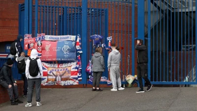 UPDATE | Feyenoord en Rangers FC dragen rouwbanden vanwege overlijden van Ricksen