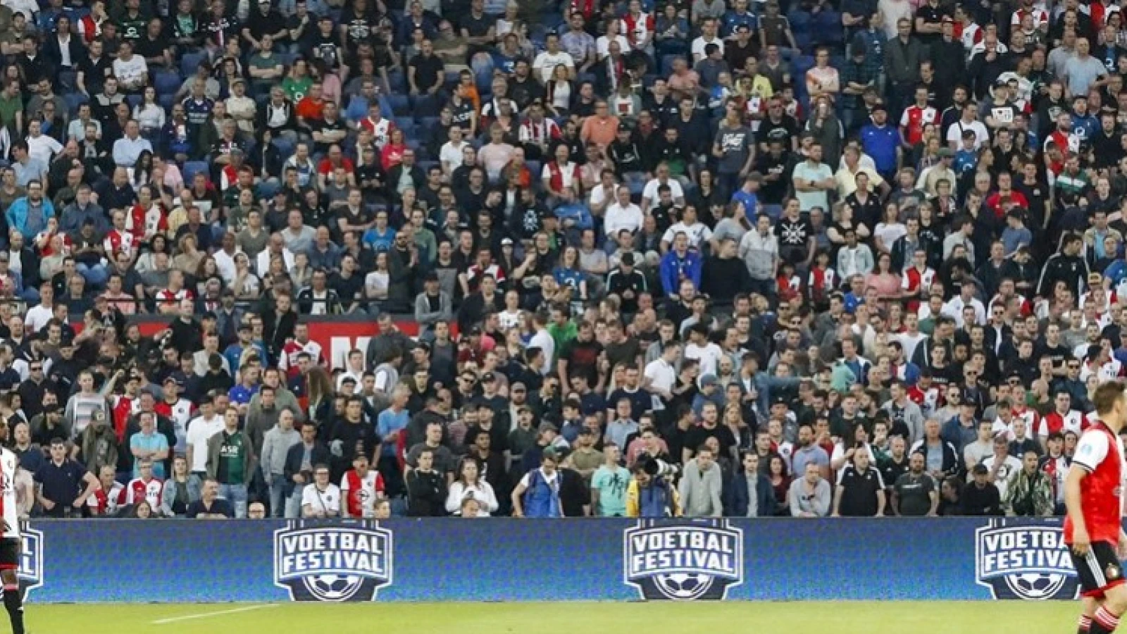 Feyenoord gesteund door uitverkocht uitvak in Bern