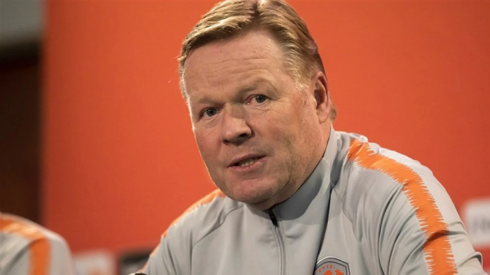 Koeman reageert op gedrag Feyenoorder: 'Het is natuurlijk een belachelijke overtreding'